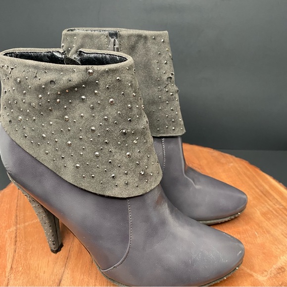 Vtg MCP Women’s Size 7 Gray/ Sliver Leather Rhinestones 4” Heel Zip Ankle Boots - Picture 3 of 9